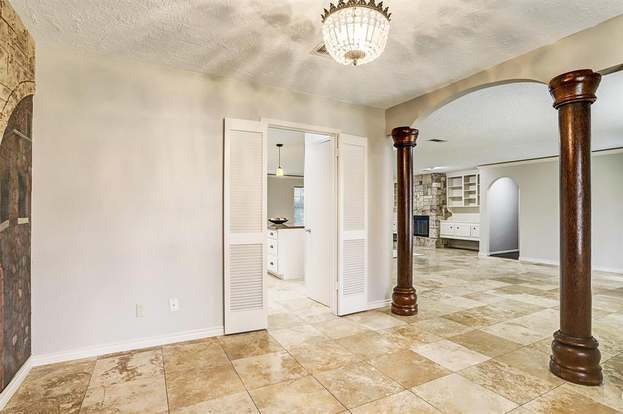 Building Photo - 16503 Pilgrims Cir