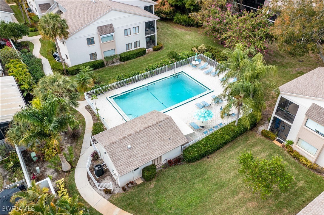 Primary Photo - 910 Vanderbilt Beach Rd