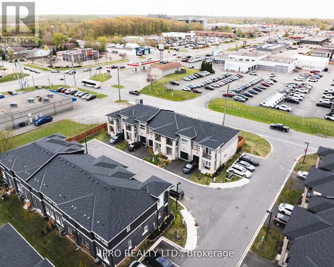 Building Photo - 13 Mann Trl