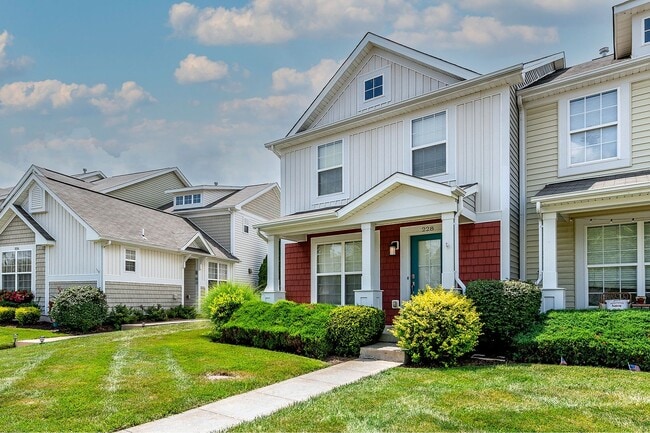 Foto del edificio - Gorgeous Updated 3 Bed 2.5 Bath Home w/2 C...