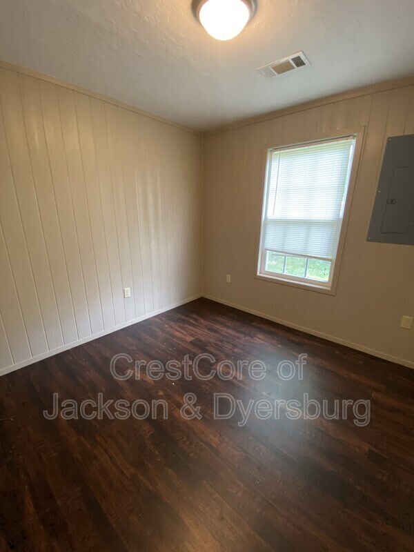 Building Photo - 229 4th Ave