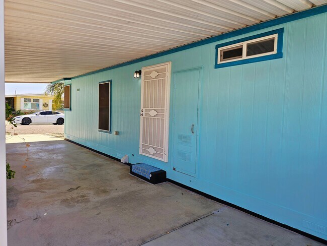Building Photo - 651 Santa Clara Cir