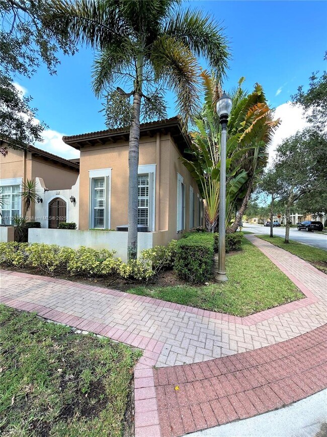Foto del edificio - 1065 SW 147th Ter