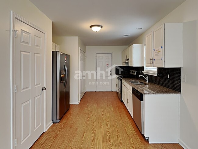 Foto del edificio - 8621 Berrybrook Ln