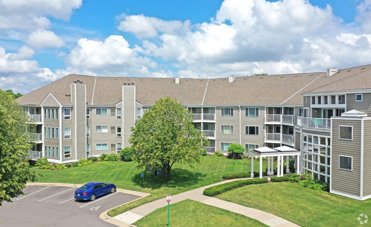 Bristol Village Apartments in Bloomington, MN
