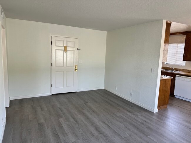 Foto del edificio - 10933 Moorpark St