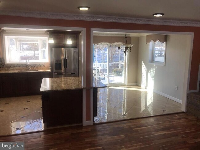 Foto del edificio - 7309 Sheffield Dr