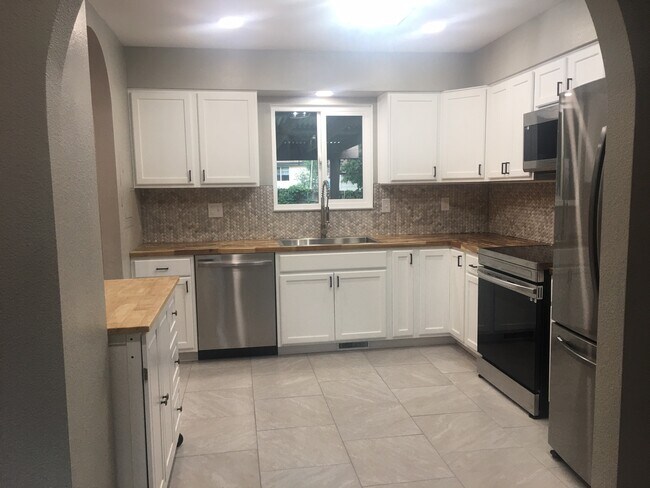 Foto del edificio - 4175 Hamlet Pl