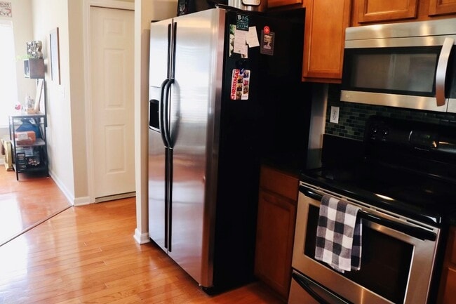 Kitchen Appliances - 4129 Ballard Ave