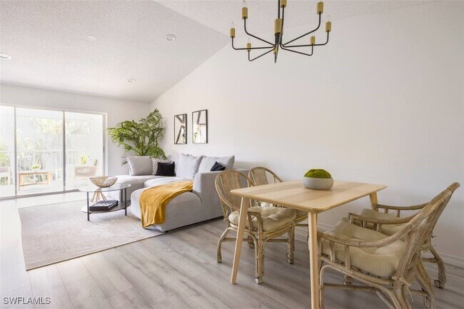 Foto del edificio - 7767 Jewel Ln
