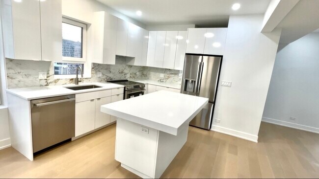 Foto del edificio - 5937 N Fairfield Ave