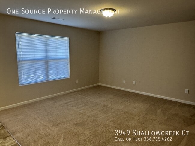 Foto del edificio - 3949 Shallowcreek Ct