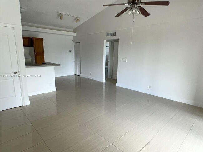 Foto del edificio - 901 Lyons Rd