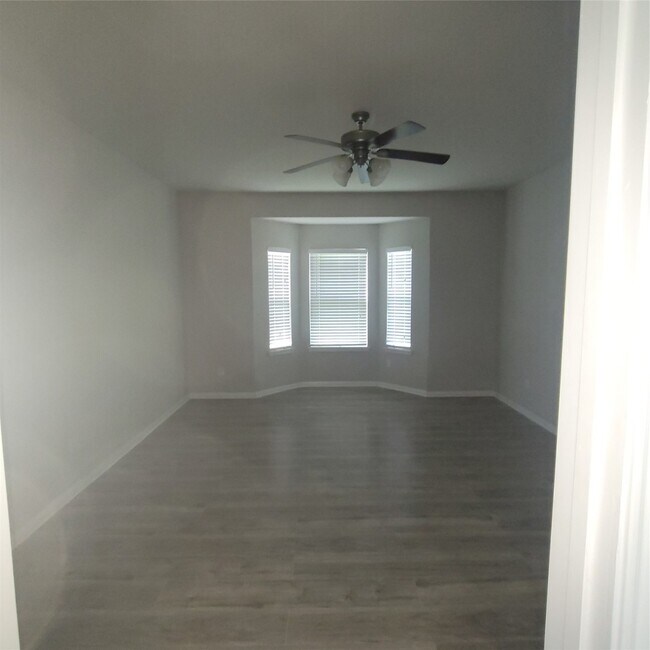 Foto del edificio - 306 Edgewater Park Dr