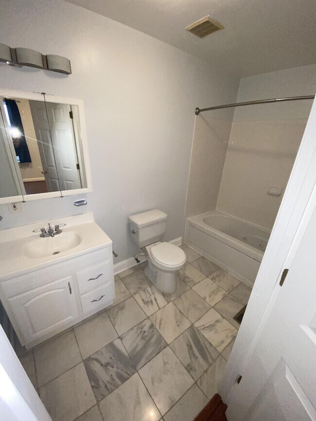 Foto del edificio - 1251 I St NE