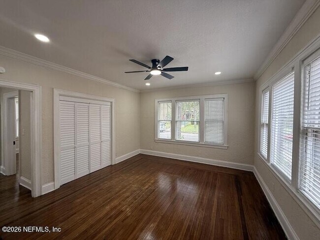 Foto del edificio - 2738 Riverside Ave