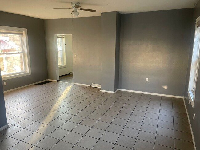 Foto del edificio - 1774 Oakdale ave