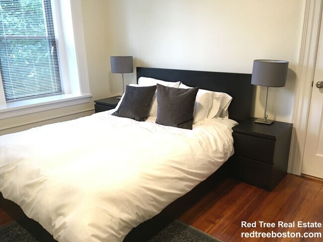 Foto del edificio - 1471 Beacon St