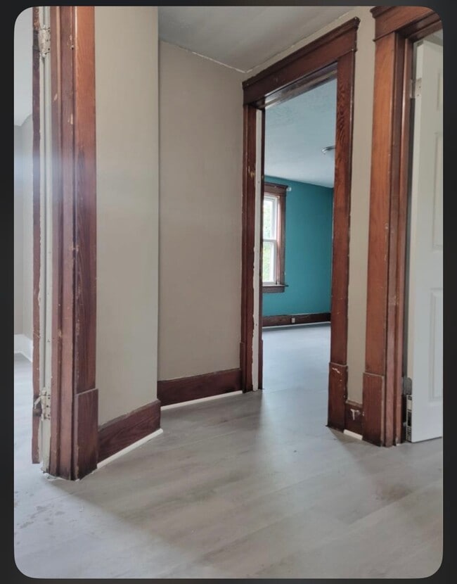 Building Photo - 841 Kling St