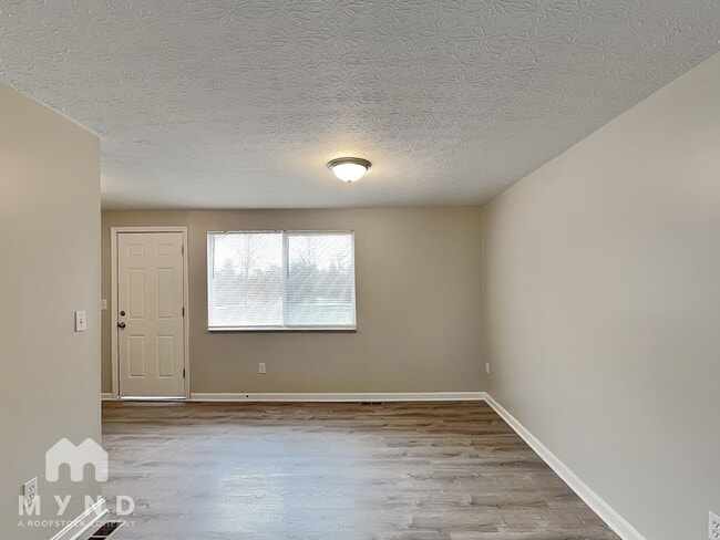 Building Photo - 3799 Farm Brook Ln