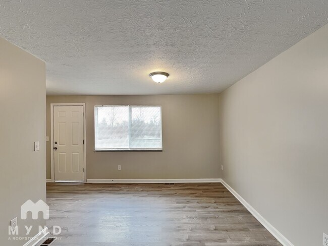 Foto del edificio - 3799 Farm Brook Ln