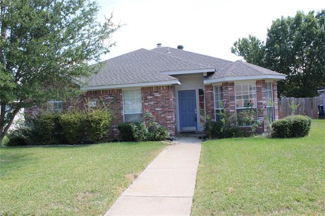 Foto del edificio - 7214 Maplewood Dr
