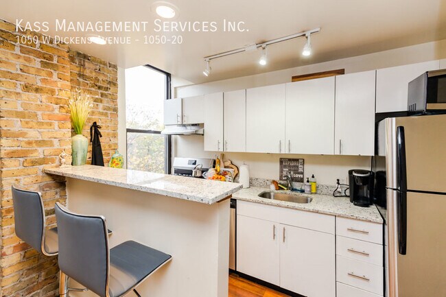 Photo - 1050 W Dickens Ave Apartment