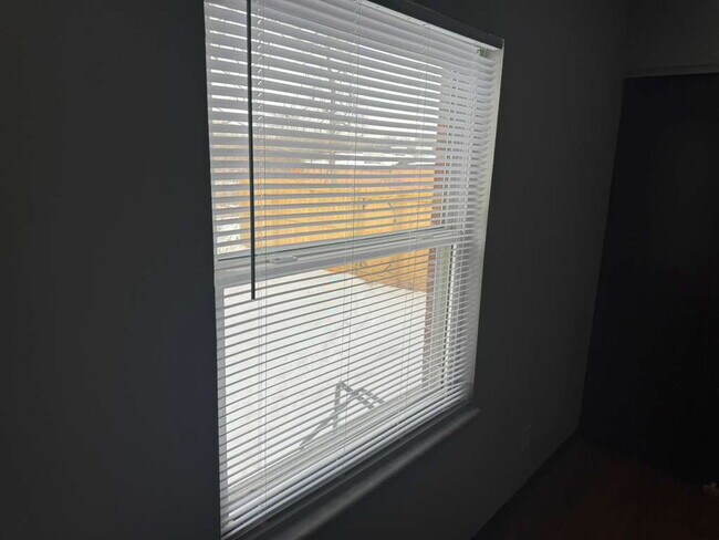 Foto del edificio - 6200 Flint Ave