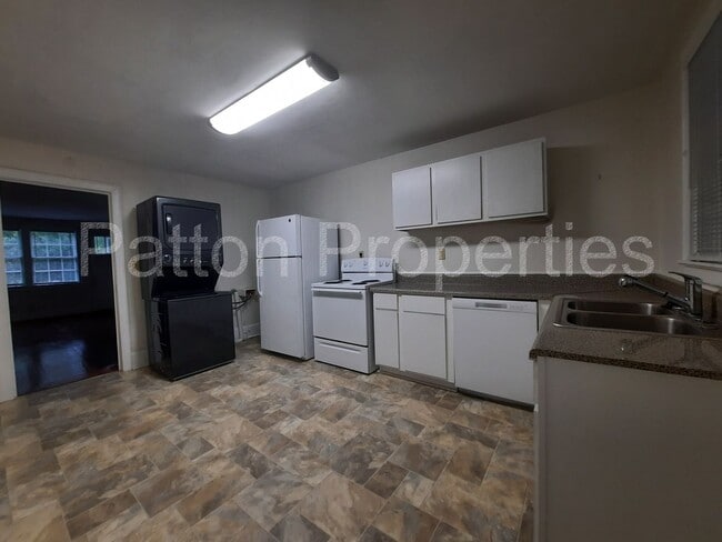 Foto del edificio - 1432-1434 Sunnyside Drive - Outside CoC - R13908-02-09