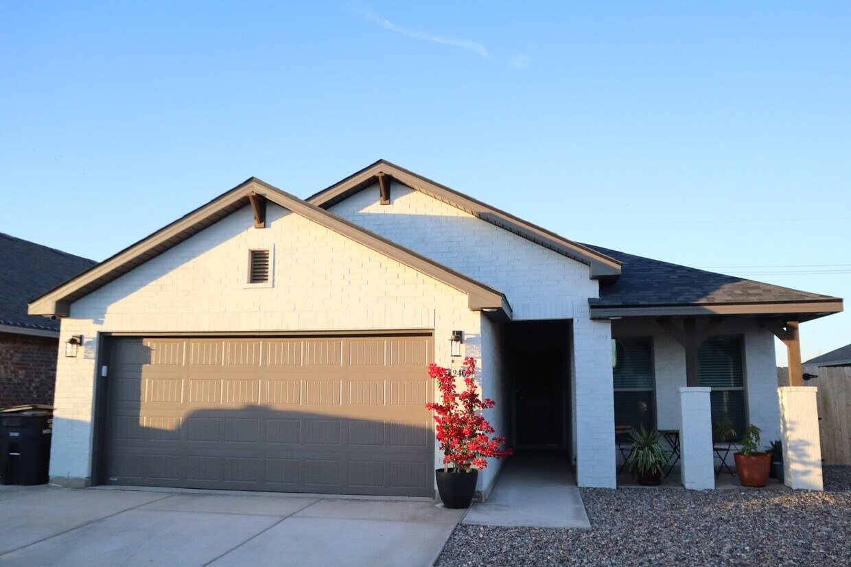 Foto principal - 2409 Bastrop Ave