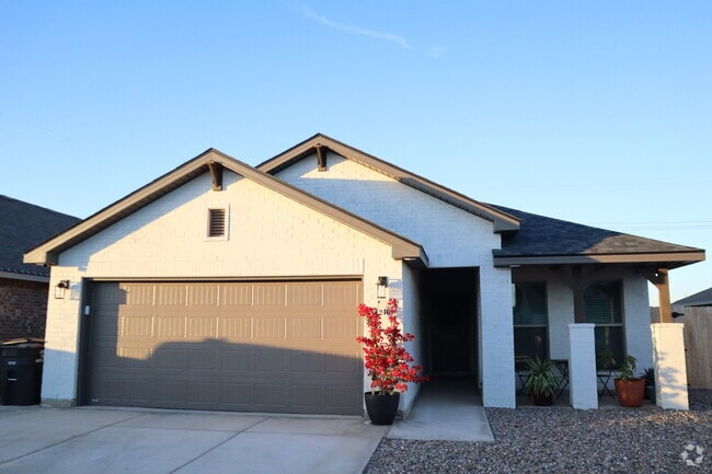 Building Photo - 2409 Bastrop Ave