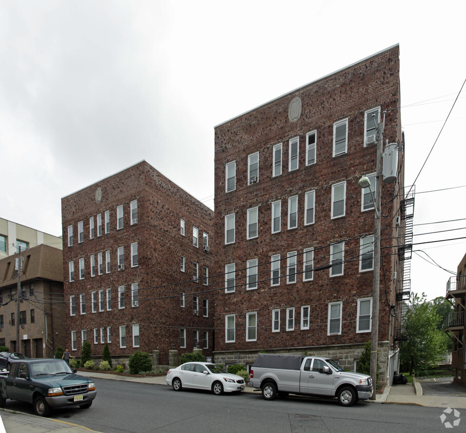 Primary Photo - Carol Management Apartments