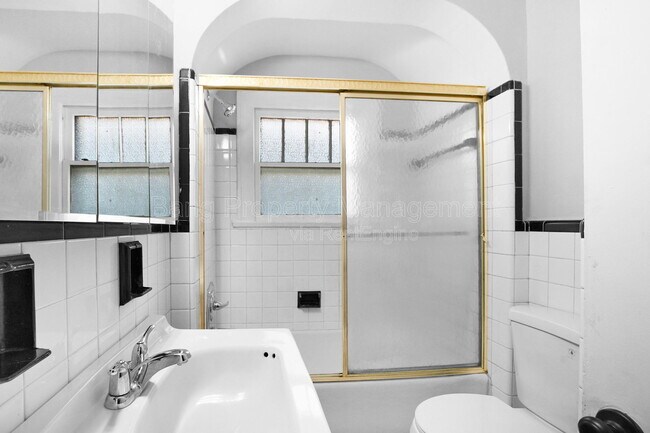 Foto del edificio - 1824 Burwell Ave