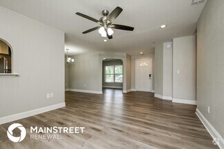 Building Photo - 2330 Northview Dr