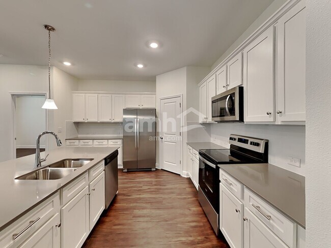 Foto del edificio - 6273 Emerald Hills Way