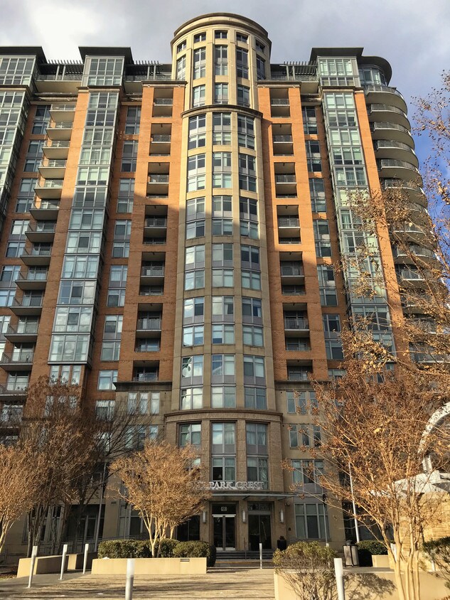 8220 Crestwood Heights Dr, McLean, VA 22102 Condo for Rent in McLean