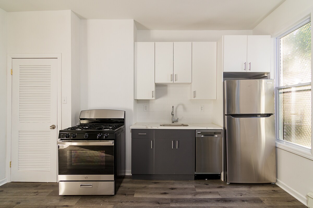 Foto principal - 255 Halladay St