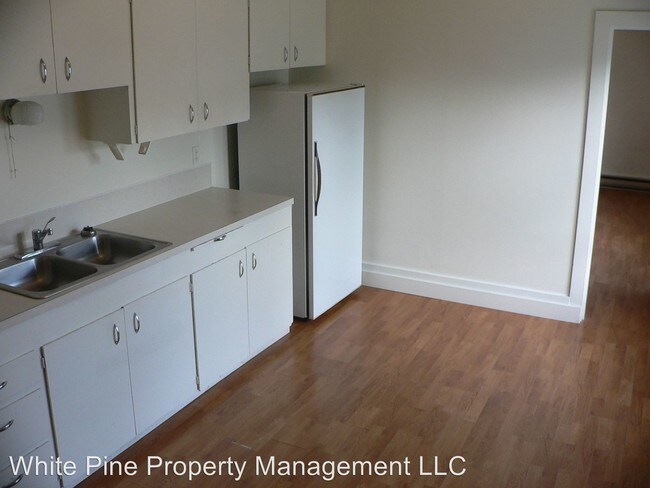 Building Photo - 413 S Asbury St
