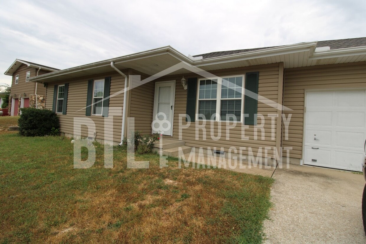 Primary Photo - Charming 3-Bedroom Home in Branson – Pet f...