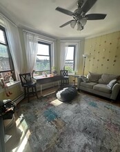 Building Photo - 451 Park Dr