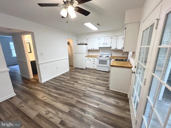 Foto del edificio - 255 Farrell Ln