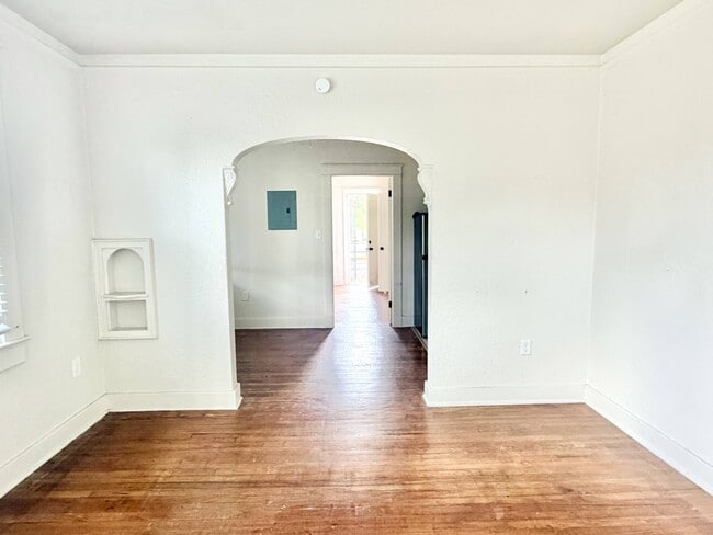 Photo - 1014 S 18th St (Baton Rouge, LA) Apartment