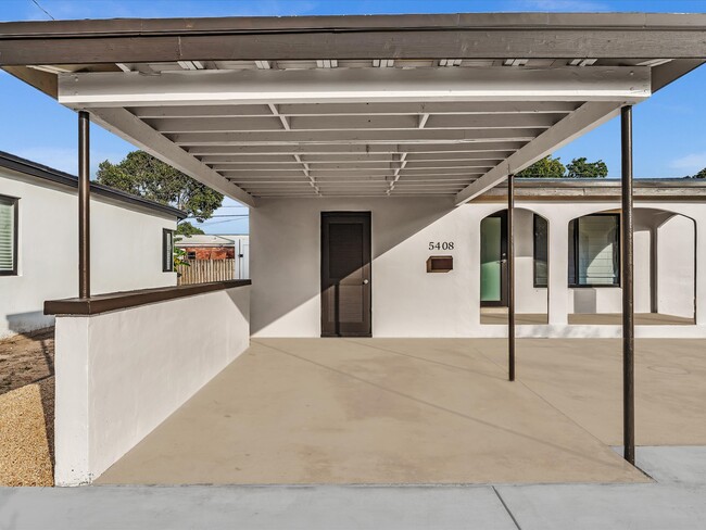 Trastero - 5408 NE 3rd Ter