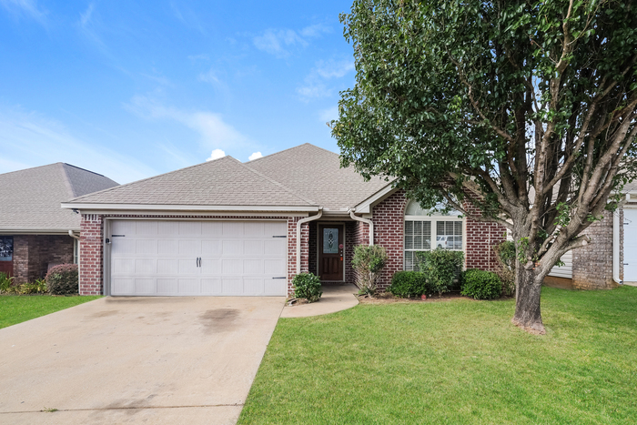 Foto principal - Beautiful 3-Bedroom Home in Tuscaloosa