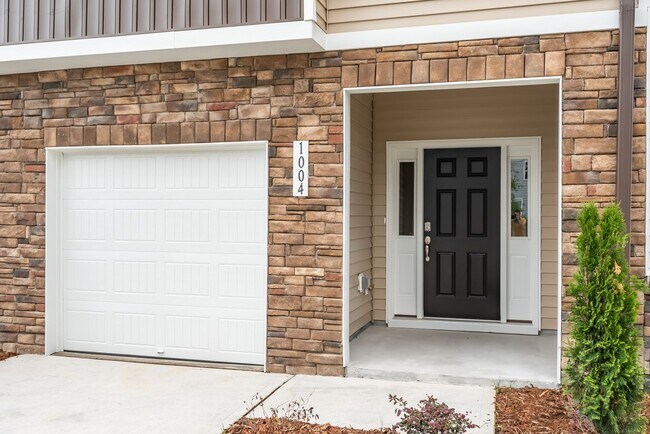 Foto del edificio - Available Now! Brand New 3 Bedroom Townhome!