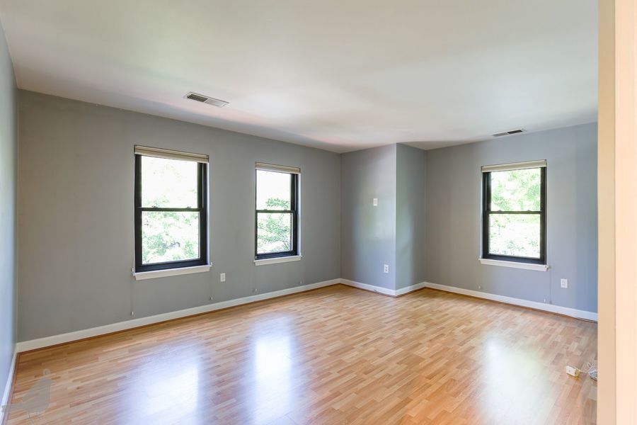 Foto principal - 1200 Q St NW