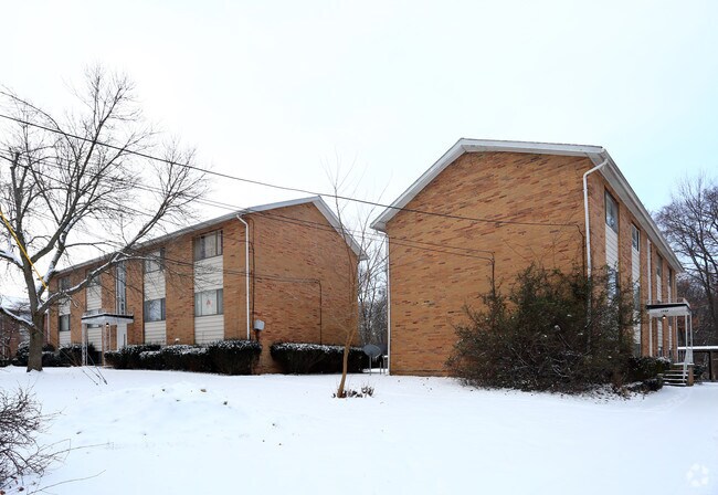 Cromwell Apartments - Park West