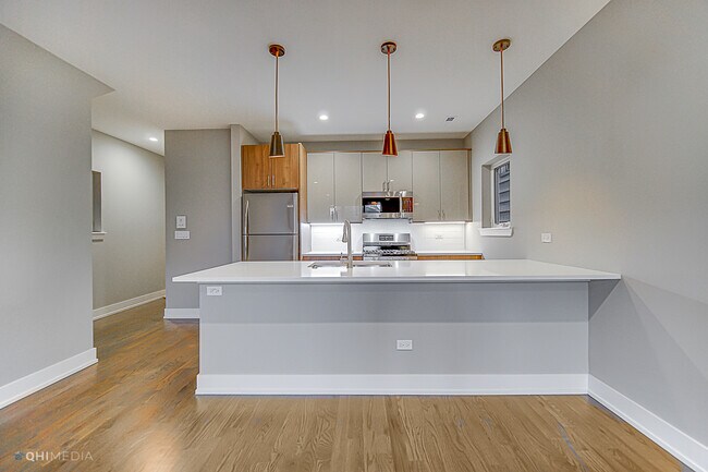 Foto del edificio - 1734 W 21st St