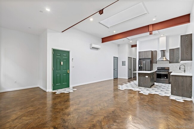 Building Photo - 2610 Third Ave