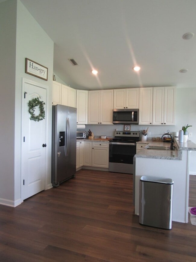 Building Photo - Heritage Place Subdivision!